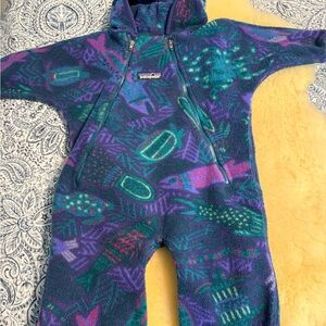 Rare 12m Patagonia Kids fleece bunting - Purple and Green
